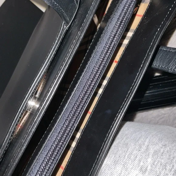 Authentic Vintage Burberry Black Leather Tote Bag – Nova Check Trim & Lining - Picture 8 of 11